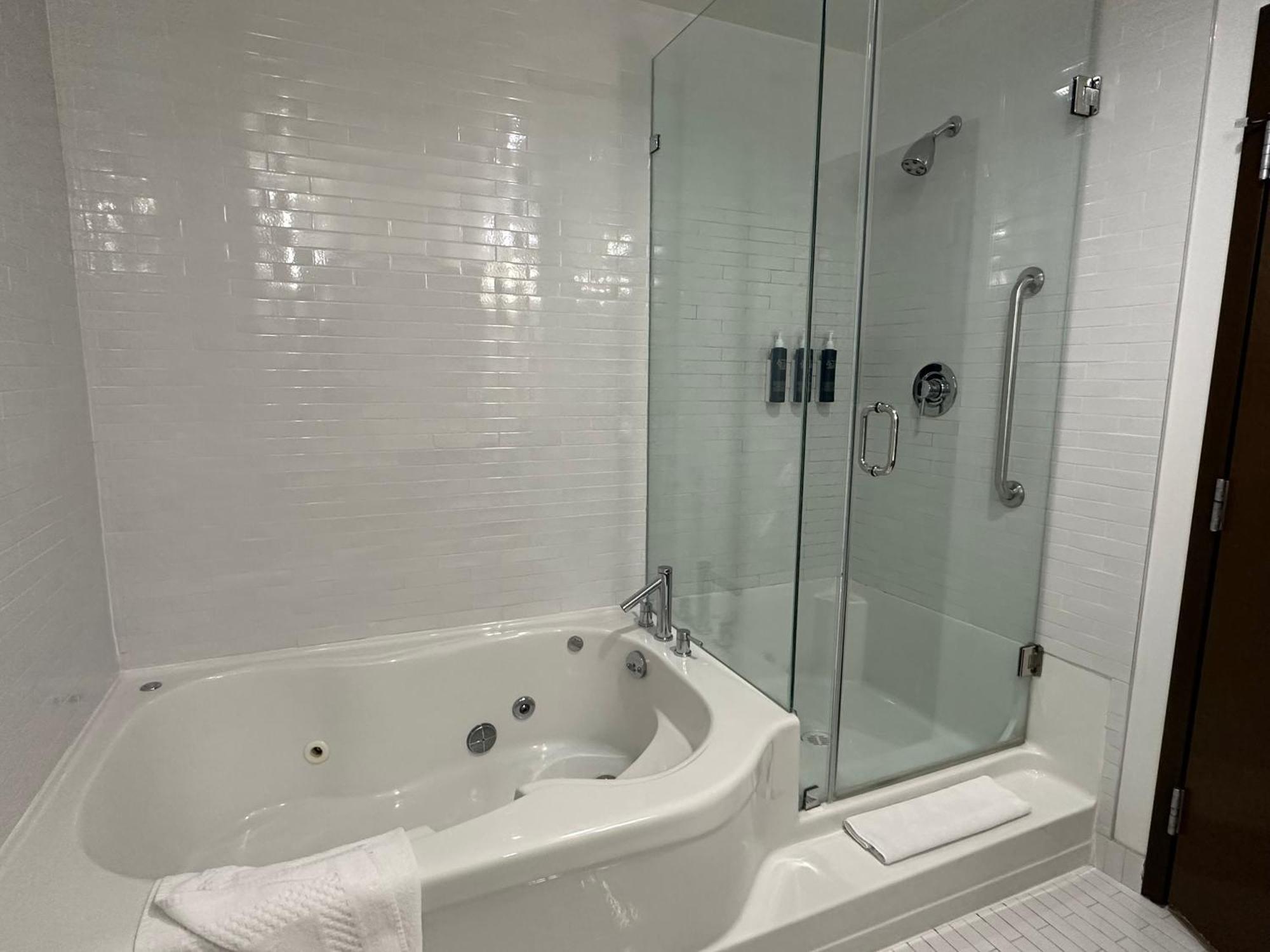 Four Points By Sheraton Edmonton Gateway Екстер'єр фото