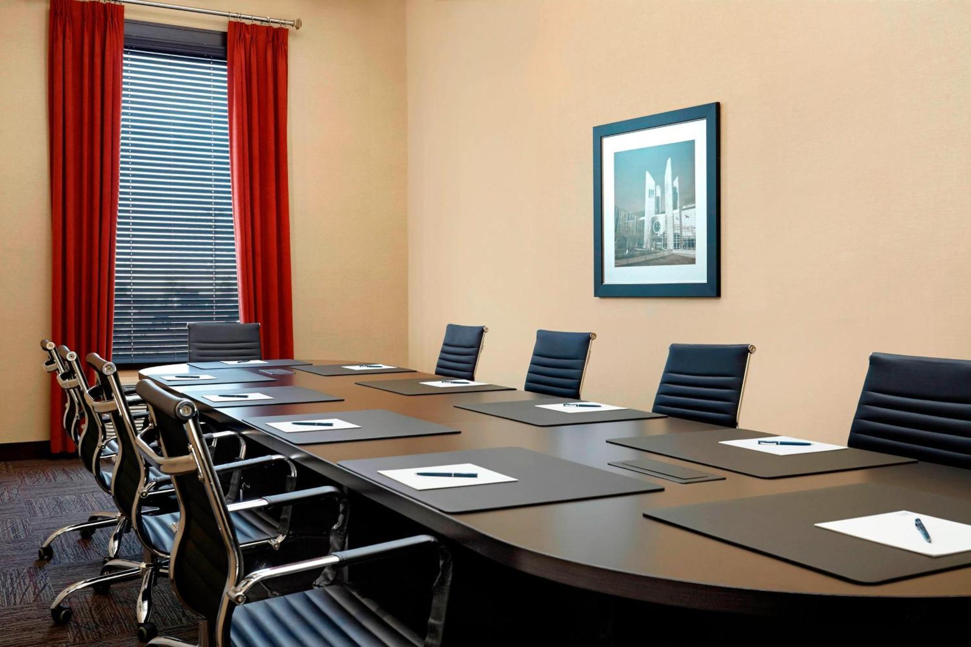 Four Points By Sheraton Edmonton Gateway Екстер'єр фото
