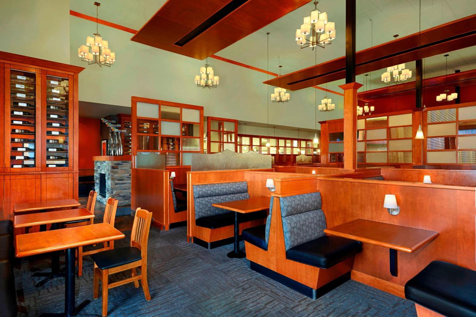 Four Points By Sheraton Edmonton Gateway Екстер'єр фото